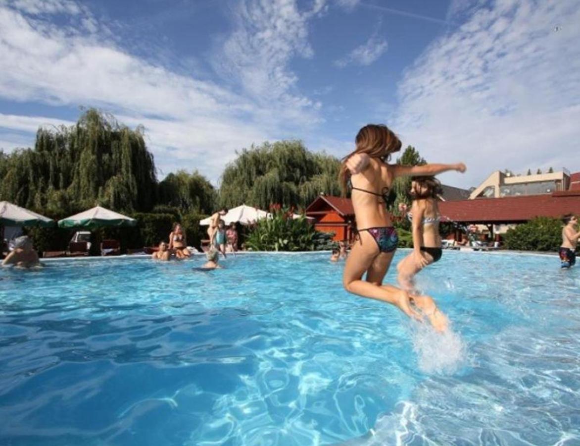 Piknik Wellness Hotel Siófok Eksteriør billede
